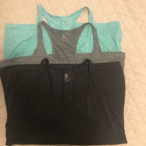 BUNDLE of Gap Fit workout tops
